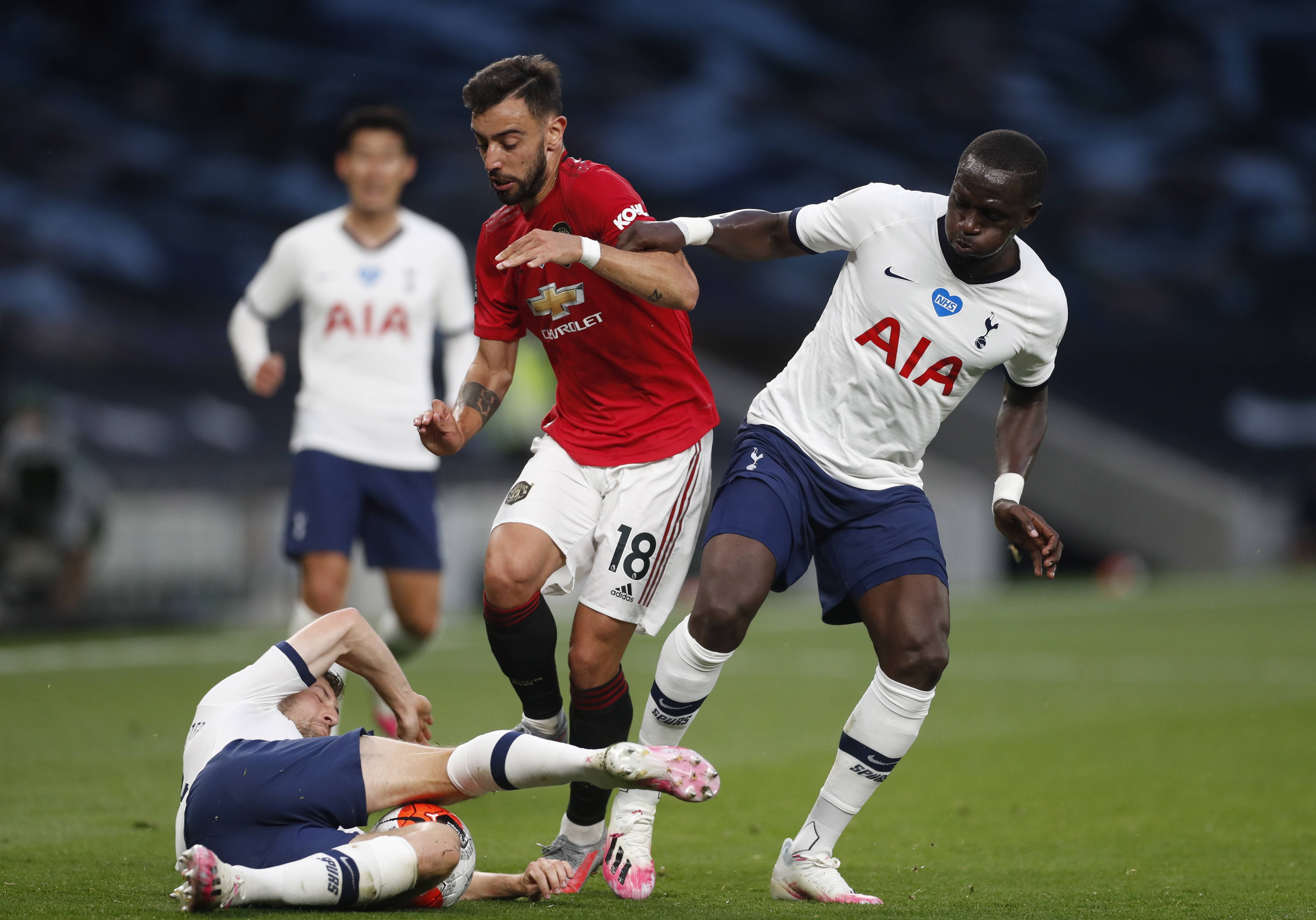 皮球擦柱而 皮球擦柱而