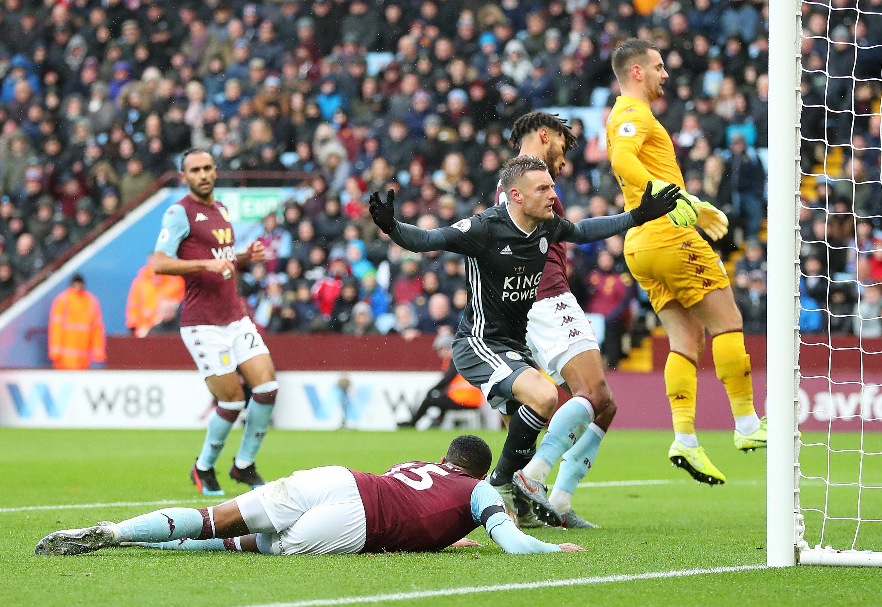 河北队在防 河北队在防