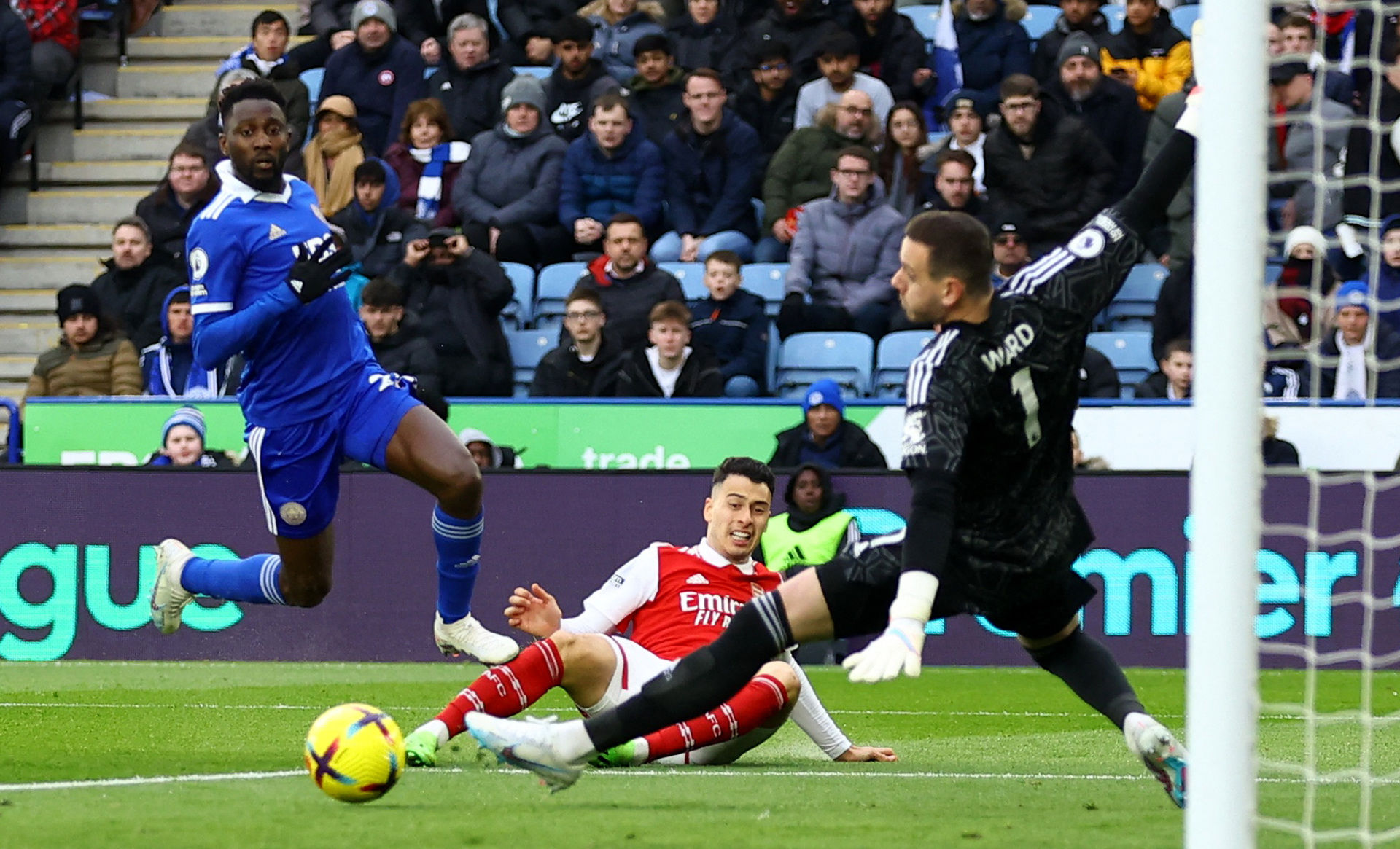 凱恩隨後乘 凱恩隨後乘